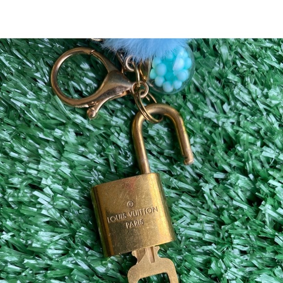 AUTHENTIC EUC LV LOCK & Cinnamoroll keychain with LV lock charm. - Picture 8 of 9